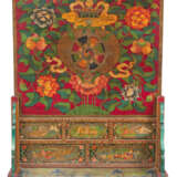 Großer Stellschirm aus Holz mit polychrom gemalter Darstellung des Buddha Shakyamuni - photo 2