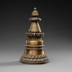 Zwei Stupa aus Bronze