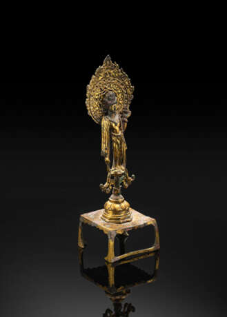 Feuervergoldete Bronze des Avalokiteshvara auf einem Lotus - Foto 2