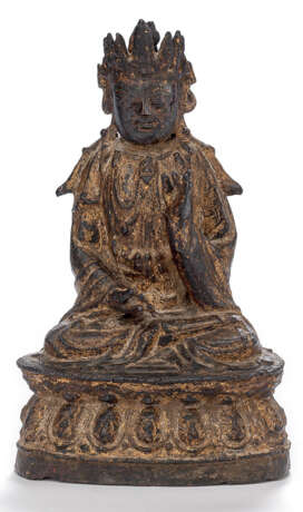 Bronze des Guanyin auf einem Lotus sitzend mit Resten von Fassung und Vergoldung - photo 1