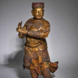 Große Figur des Guan Ping aus Holz mit Lackvergoldung - photo 1