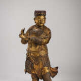 Große Figur des Guan Ping aus Holz mit Lackvergoldung - photo 2