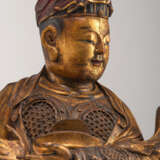 Große Figur des Guan Ping aus Holz mit Lackvergoldung - фото 4