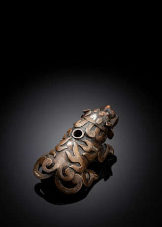 Feiner mit Silber tauschierter Wassertropfer aus Bronze in Form eines Fabeltieres - photo 3