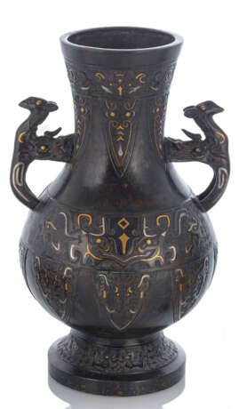 Fein in Gold- und Silber tauschierte Vase aus Bronze in 'hu'-Form - photo 1