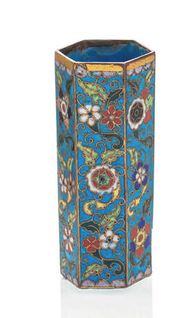 Hexagonale Cloisonné-Vase mit Blütendekor - фото 1