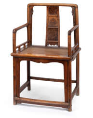 Feiner Stuhl aus 'huanghuali' und Wurzelholz