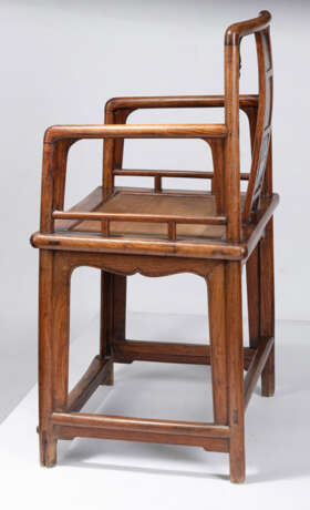 Feiner Stuhl aus 'huanghuali' und Wurzelholz - Foto 6