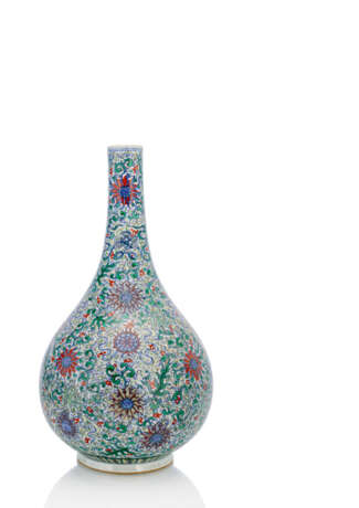 'Doucai'-Flaschenvase mit buddhistischen Emblemen und Lotusdekor - Foto 1