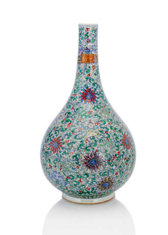 'Doucai'-Flaschenvase mit buddhistischen Emblemen und Lotusdekor - Foto 2