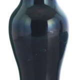 Kleine Balustervase aus Porzellan mit 'Mirror-black'-Glasur - Foto 1