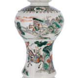 'Meiping'-förmige Porzellanvase mit 'Famille verte'-Dekor einer Romanszene - photo 2