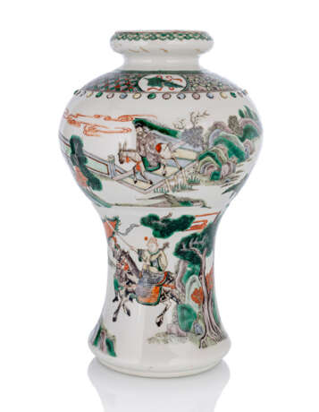 'Meiping'-förmige Porzellanvase mit 'Famille verte'-Dekor einer Romanszene - фото 2