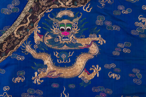 Blaues besticktes Drachengewand (jifu) - photo 4