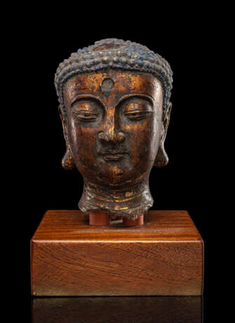 Kopf des Buddha aus Tonware mit Lackauflage und Vergoldung - Foto 1