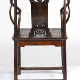 Hufeisen-Stuhl aus Holz, Rücklehne geschnitzt mit Wu Song und Tiger - Foto 5