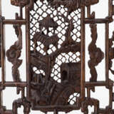Sechsteiliger Stellschirm aus Holz, teils durchbrochen geschnitzt mit Landschafts-, Antiquitäten- und Ornament-Dekor - фото 2