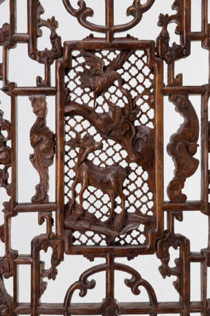 Sechsteiliger Stellschirm aus Holz, teils durchbrochen geschnitzt mit Landschafts-, Antiquitäten- und Ornament-Dekor - фото 5