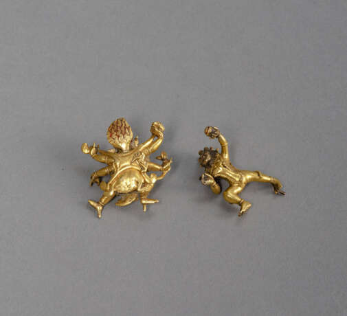 Zwei feuervergoldete Miniaturbronzen des Mahakala und einer Gefährtin - фото 3