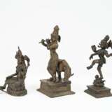 Drei Bronzefiguren der Syamatara, des Krishna und Nataraja-Shiva - photo 2