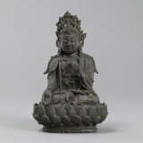 Bronzefigur des sitzenden bekrönten Guanyin - фото 1