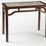 Rechteckiger Tisch mit eingelegter Marmorplatte - Foto 3