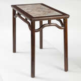 Rechteckiger Tisch mit eingelegter Marmorplatte - Foto 4
