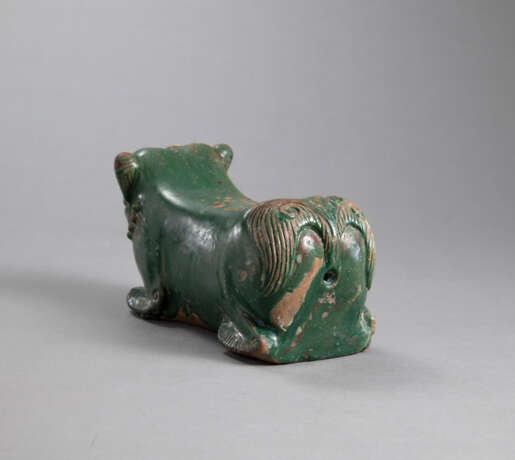 Grün glasierte Nackenstütze aus Keramik in Form eines liegenden Löwen - фото 3