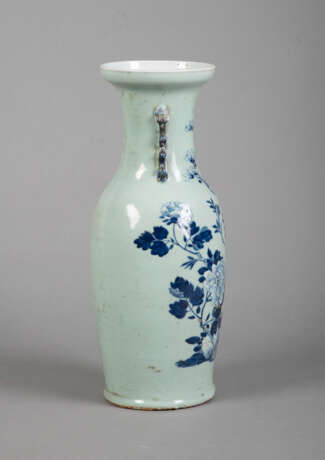 Bodenvase aus Porzellan mit unterglasurblauem Vogel- und Blumendekor - Foto 2
