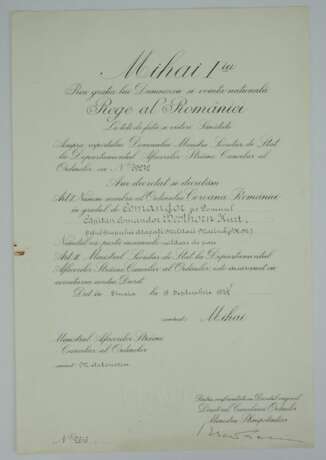 Rumänien : Orden der Krone von Rumänien, Komtur Urkunde für einen Korvettenkapitän im Oberkommando der Kriegsmarine. - Foto 1