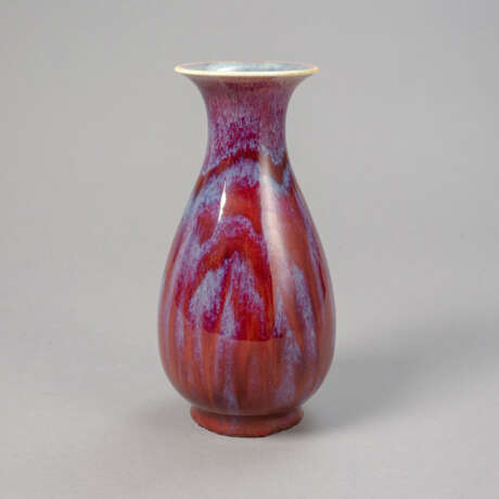Birnenförmige Vase mit Flambé-Glasur - photo 1