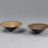 Zwei konische braun glasierte Keramik-Teeschalen - фото 1