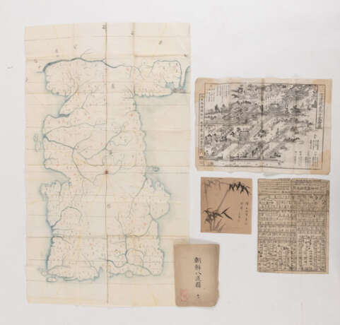 Drei historische Karten: 'Toshidama Dochuki', 'Shinano no Kuni Zenkōji ryakuezu' (Karte des Sankoji-Tempels) und Karte der koreanischen acht Provinzen. Dazu: kleine Bambus-Tuschmalerei - photo 1