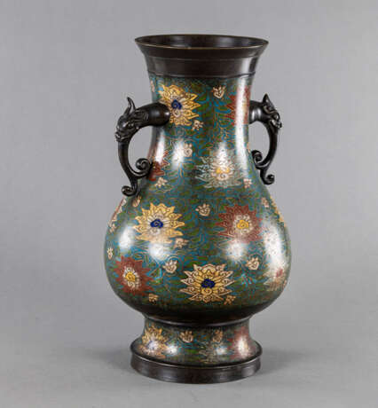 Vase mit Lotos-Champlevé-Dekor aus Bronze - photo 2