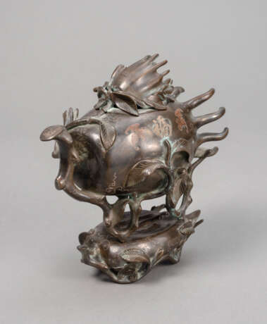 Weihrauchbrenner aus Bronze in Form einer Buddha-Hand-Zitrone mit eingelegtem Fledermausdekor - photo 3