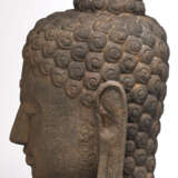 Großer Kopf des Buddha Shakyamuni aus Vulkanstein - photo 3