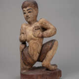 Polychrom gefasste Skulptur eines Mannes aus Holz - photo 1