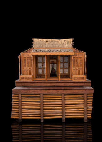 Modell eines traditionellen Antiquitätengeschäfts aus Holz und Bambus - Foto 1