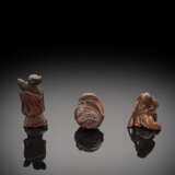 Drei Netsuke aus Holz - photo 1