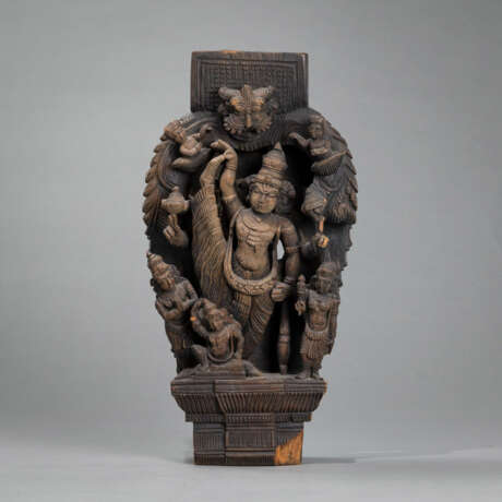 Relief aus Holz mit hinduistischer Gottheit - фото 1