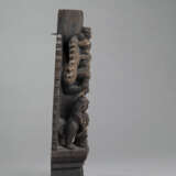 Relief aus Holz mit hinduistischer Gottheit - photo 4