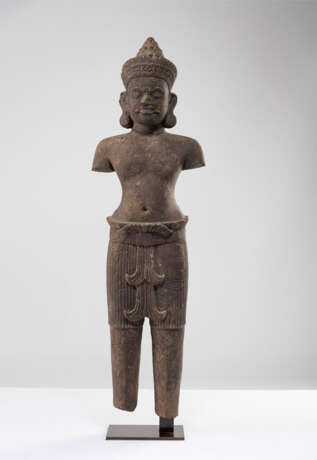 Bedeutende Skulptur eines Dvarapala aus Sandstein - photo 7