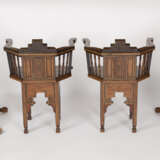 Feines Marketerie-Ameublement mit vier Stühlen und einem Tisch - photo 16
