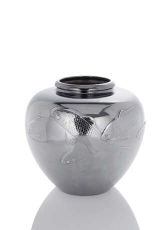 Feine Vase mit fünf Koi aus Silber - фото 1