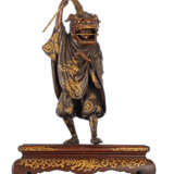 Exzellente und seltene Bronze eines Knaben als Shishimai-Tänzer von Miyao Eisuke - фото 2