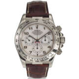ROLEX, REF. 16519, DAYTONA, A FINE AND RARE 18K WHITE GOLD CHRONOGRAPH WRISTWATCH WITH MOTHER-OF-PEARL DIAL - Foto 1