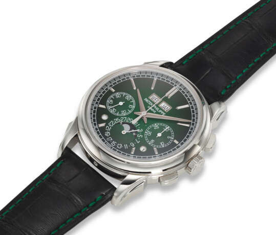 PATEK PHILIPPE, REF. 5270P-014, A VERY FINE AND RARE PLATINUM PERPETUAL CALENDAR CHRONOGRAPH WRISTWATCH WITH MOON PHASES, LEAP YEAR, DAY/NIGHT INDICATOR, AND GREEN DIAL - photo 2