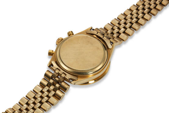 ROLEX, REF. 6264, DAYTONA, A VERY FINE AND RARE 14K YELLOW GOLD CHRONOGRAPH WRISTWATCH WITH CHAMPAGNE DIAL - photo 3