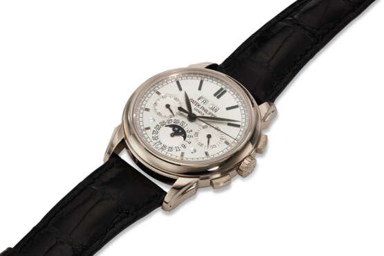PATEK PHILIPPE, REF. 5270G-001, A FINE 18K WHITE GOLD PERPETUAL CALENDAR CHRONOGRAPH WRISTWATCH WITH MOON PHASES, LEAP YEAR, AND DAY/NIGHT INDICATOR - photo 2