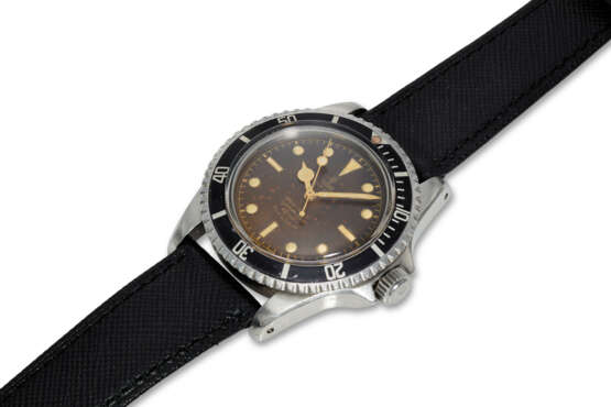 TUDOR, REF. 7928, SUBMARINER, A FINE AND RARE STEEL DIVER’S WRISTWATCH WITH “TROPICAL DIAL” - photo 2